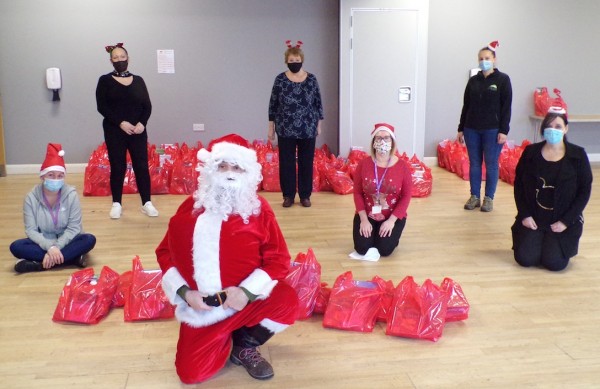 Calton Area Association Spreads Some Christmas Cheer 